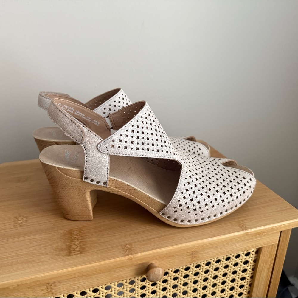 Dansko Cream Peep-Toe high heel Sandals size women’s 10 NEW
